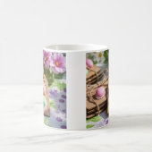 Mug Oeufs de Pâques sur table de jardin (Centre)