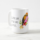 Mug Oiseau-chanteur peint, w Verse du psaume 118:24 (Devant gauche)