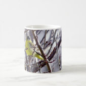 Mug - Oiseau jaune dans des branches nues (Centre)