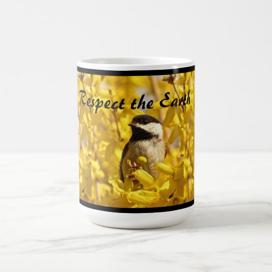 Mug Oiseau jour des terres de poulet dans une boue de (Centre)