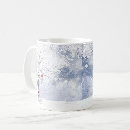 Mug Oiseaux cardinaux rouges Arbres enneigés de Noël (Devant gauche)