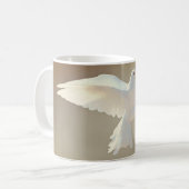 Mug Oiseaux de colombe blanche Voler la photographie d (Devant gauche)