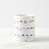 Mug Oiseaux féminins sur un fil et des fleurs (Centre)