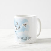 Mug Oiseaux volant ciel bleu nuages (Devant droit)