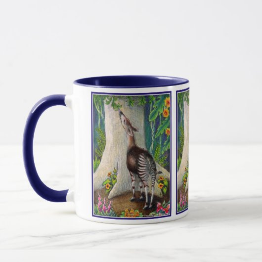 Mug Okapi dans la forêt tropicale (Gauche)