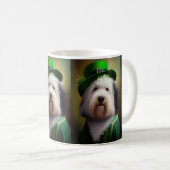Mug Old English Sheepdog en tenue de la Saint-Patrick (Devant droit)