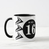 Mug OMG vous êtes 16 monogramme nom blanc et noir (Gauche)