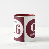 Mug OMG vous êtes 16 monogramme nom marron et blanc (Centre)