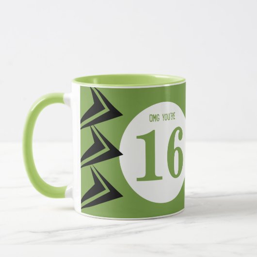 Mug OMG vous êtes 16 monogramme nom vert et noir (Gauche)