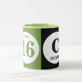 Mug OMG vous êtes 16 monogramme nom vert et noir (Centre)