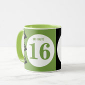 Mug OMG vous êtes 16 monogramme nom vert et noir (Devant gauche)