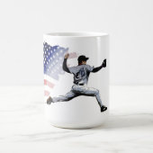 Mug On the Mound - Pitcher de baseball et drapeau amér (Centre)