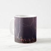 Mug Orage avec éclairs au-dessus de Manhattan, NYC (Devant gauche)