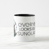 Mug Orca Splash en Lunettes de Soleil – Journée de la (Centre)