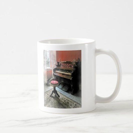 Mug Orgue avec tabouret petit point (Droite)