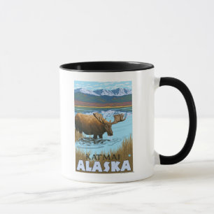Mug Orignaux buvant au lac - Katmai, Alaska
