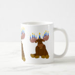 Mug Orignaux de chocolat avec des bougies<br><div class="desc">Faites que le mien le chocolat pour des orignaux de Chanukah… avec des bougies sur ses andouillers est prêt à célébrer l'anniversaire,  le Hanoukka ou la pause-café.</div>