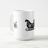 Mug Ornate Sleigh with White Snowflake Design (Devant gauche)
