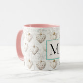 Mug Ornements de cœur blancs chic monogramme (Devant gauche)
