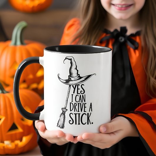 Mug Oui je peux conduire un bâton drôle Halloween sorc