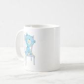 Mug Ours bleu de calicot souriant sur la chaise (Devant gauche)