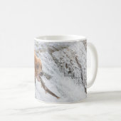 Mug Ours brun attrape un saumon rouge (Devant droit)