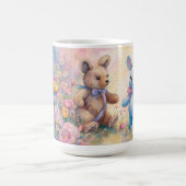 Mug Ours en peluche et lapin dans un jardin pastel (Centre)