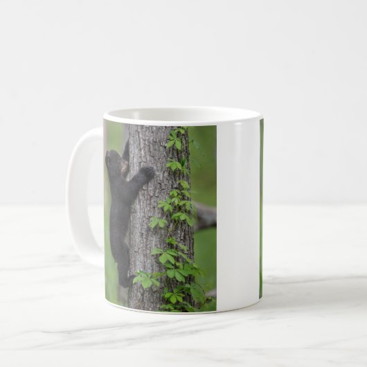 Mug Ours jeune grimpe à un arbre (Devant gauche)