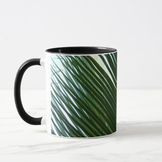 Mug Overlapping Palm Fronds Tropical Green Abstract (Gauche)