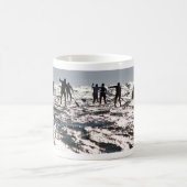 Mug Paddleboarders sur la mer de scintillement (Centre)
