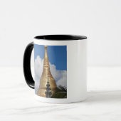Mug Pagode Shwedagon, Yangon, Myanmar (Devant gauche)