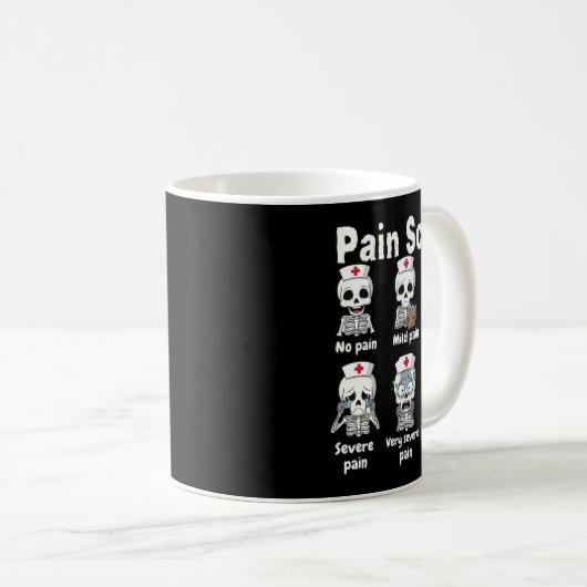 Mug Pain Scale Cute Nurse Skeleton Halloween Trauma Fu (Devant droit)