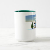 Mug Paire de pingouin en caricature mignonne avec arbr (Centre)