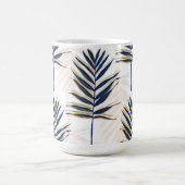 Mug Palmier bleu moderne Feuille Gold Strots Blanc Des (Centre)