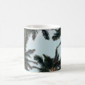 Mug Palmier vert sous ciel blanc le matin (Centre)