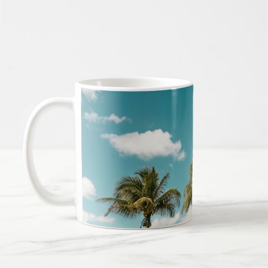 Mug Palmier vert sous ciel bleu le matin (Gauche)