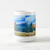 Mug Palomino Pinto dans la scène de champ et de forêt (Centre)