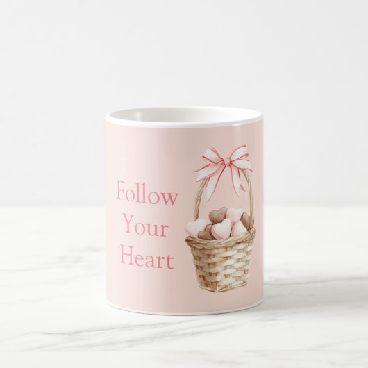 Mug Panier de coeurs en chocolat à la fraise avec un r (Centre)