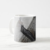 Mug Panneau d'angle Broadway, NYC, USA (Devant gauche)