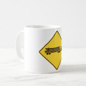 Mug Panneau d'avertissement de camion de débardage Séc (Devant gauche)