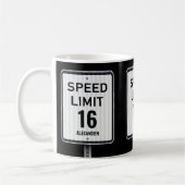 Mug Panneau de vitesse d'anniversaire 16 moderne (Gauche)