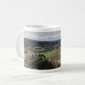 Mug Panorama d'Edimbourg Ecosse de Seat d'Arthur (Devant gauche)