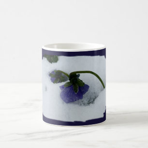 Mug Pansy violet sur la neige