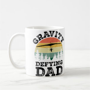 Mug Papa défiant la gravité en deltaplane pilotant un