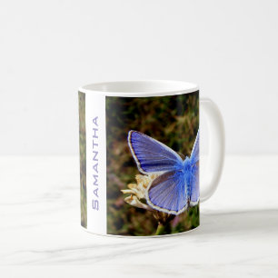Mug Papillon bleu personnalisé sur Fleur blanche