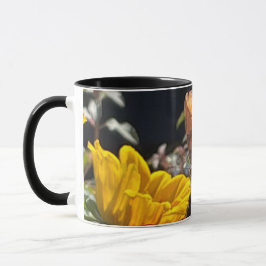 Mug Papillon Comma sur une fleur de Rudbeckia (Gauche)