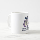 Mug Papillon de chemise chrétien Prie plus Inquiète mo (Devant gauche)