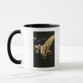 Mug Papillon de machaon sur la fleur, fin (Gauche)