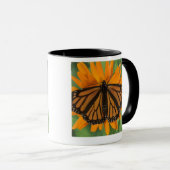 Mug Papillon de monarque (plexippus de Danaus) sur le (Devant droit)
