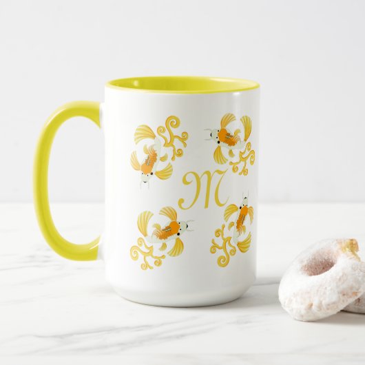 Mug Papillon d'or Koi Monogramme (Avec donut)